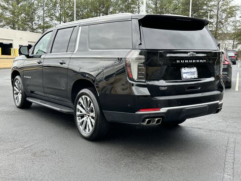 Used 2025 Chevrolet Suburban High Country w/ Sun And Tow Package image 8