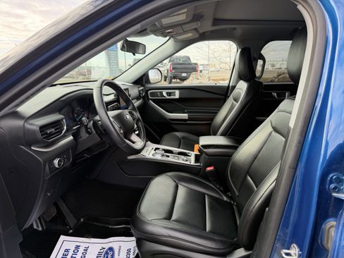 Used 2020 Ford Explorer XLT w/ Equipment Group 202A image 18