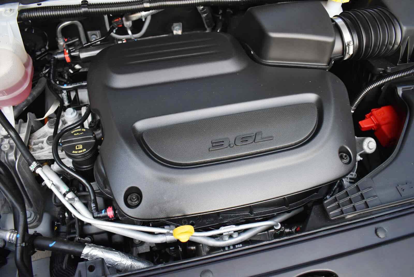 Used 2025 Chrysler Pacifica Select FWD image 35