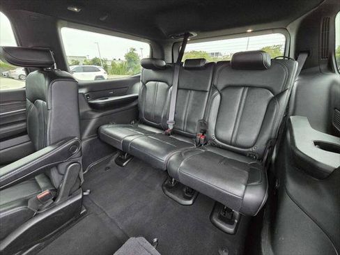 Used 2024 Jeep Wagoneer Series II AWD/4WD image 17