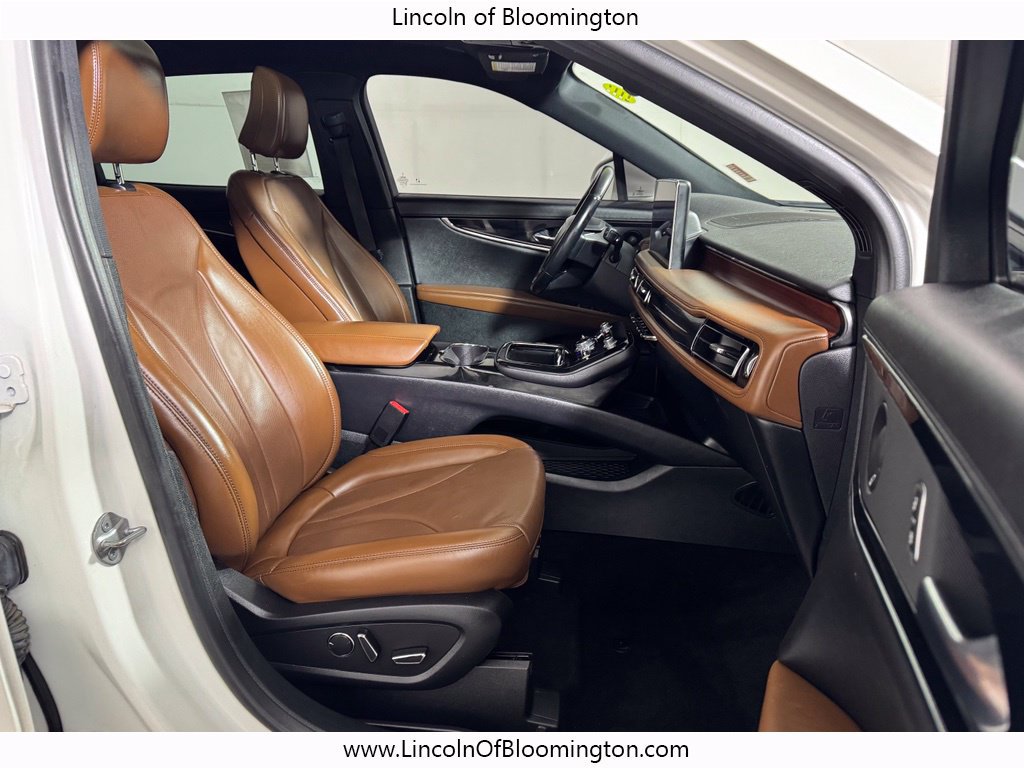 Used 2023 Lincoln Nautilus Reserve w/ Luxury Package AWD/4WD image 12
