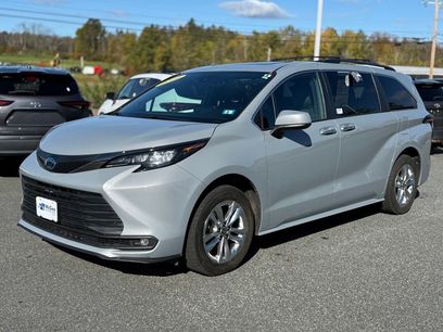 Certified 2022 Toyota Sienna XLE Woodland Edition