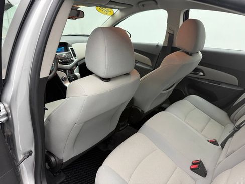 Used 2016 Chevrolet Cruze LT FWD image 33