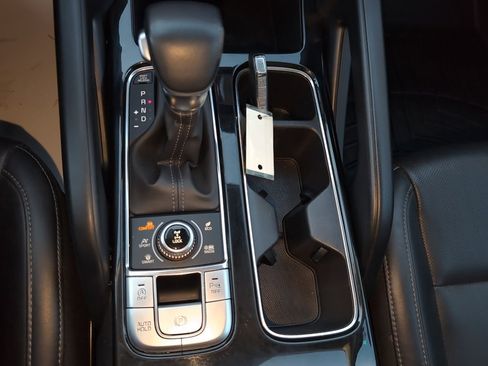 Used 2020 Kia Telluride S w/ S 8 Passenger Seating Package image 23