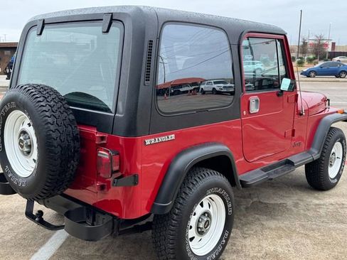 Used 1987 Jeep Wrangler Base image 5