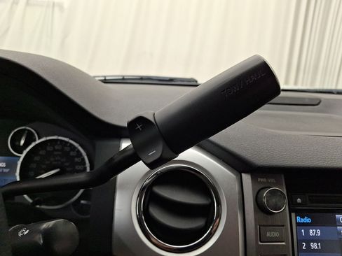 Certified 2016 Toyota Tundra SR5 AWD/4WD image 16