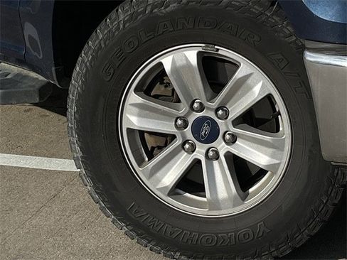 Used 2017 Ford F150 XLT w/ Trailer Tow Package image 9