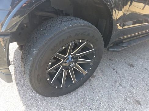 Used 2018 Ford F150 XLT w/ Equipment Group 302A Luxury image 5