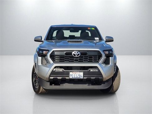 Used 2024 Toyota Tacoma TRD Sport image 2
