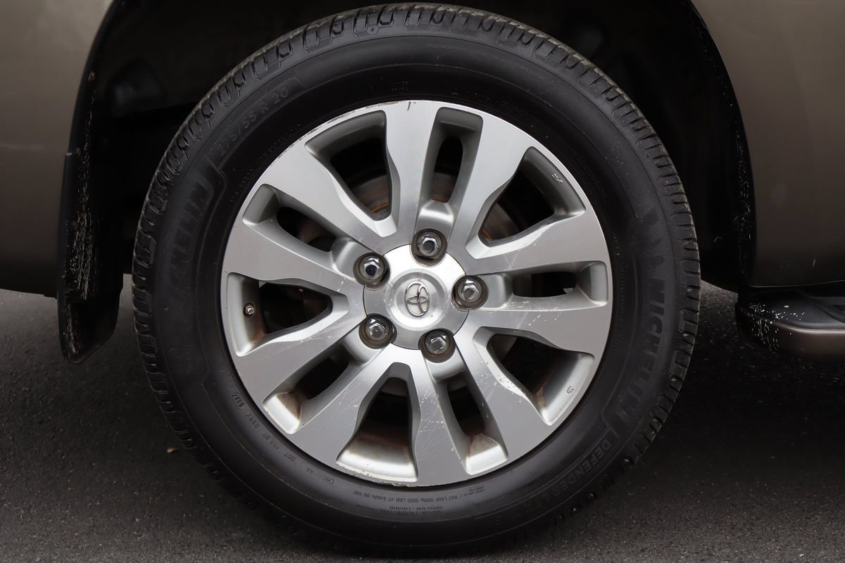 Used 2013 Toyota Sequoia Limited AWD/4WD image 45