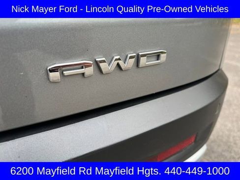 Used 2023 GMC Acadia SLT image 17