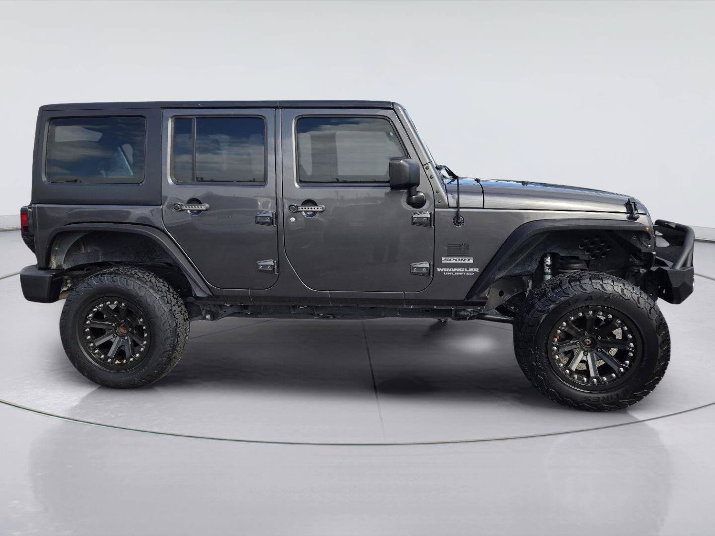 Used 2017 Jeep Wrangler Unlimited Sport w/ Connectivity Group AWD/4WD image 4