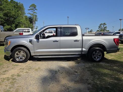 Used 2021 Ford F150 XLT w/ Equipment Group 302A High RWD image 3