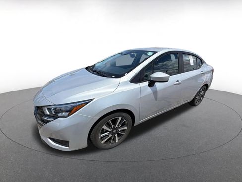 Used 2025 Nissan Versa SV FWD image 3