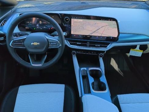 New 2026 Chevrolet Equinox EV LT image 4