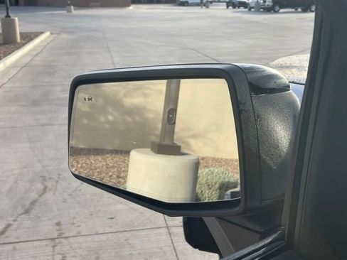 Used 2022 Chevrolet Silverado 1500 ZR2 w/ Technology Package image 28