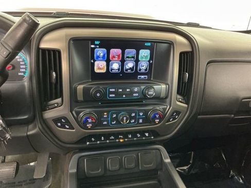Used 2018 GMC Sierra 2500 Denali w/ Duramax Plus Package AWD/4WD image 17