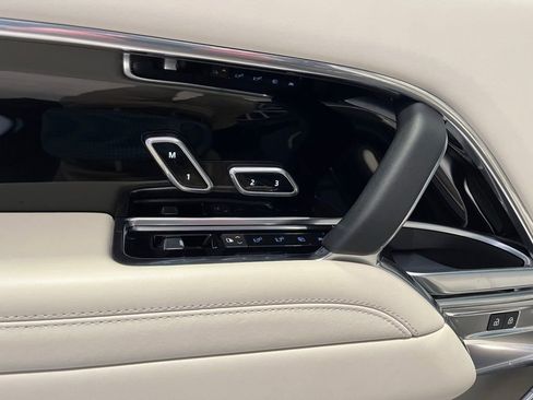 Used 2024 Land Rover Range Rover Long Wheelbase SE AWD/4WD image 30