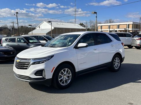 Used 2024 Chevrolet Equinox LT image 2