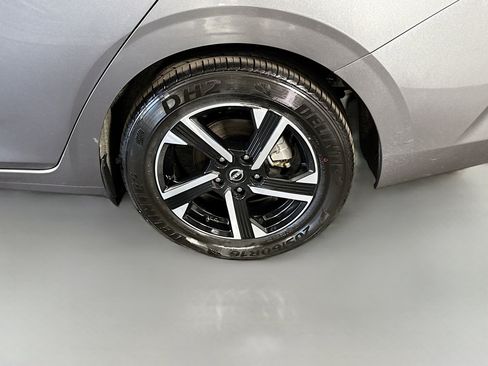 Used 2024 Nissan Sentra SV FWD image 37
