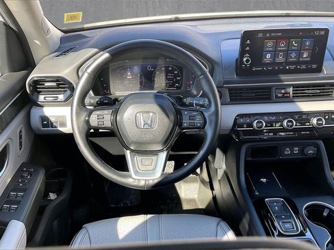 Used 2024 Honda Pilot Elite image 8