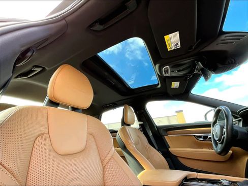 Used 2017 Volvo S90 T6 Inscription w/ Vision Package image 25