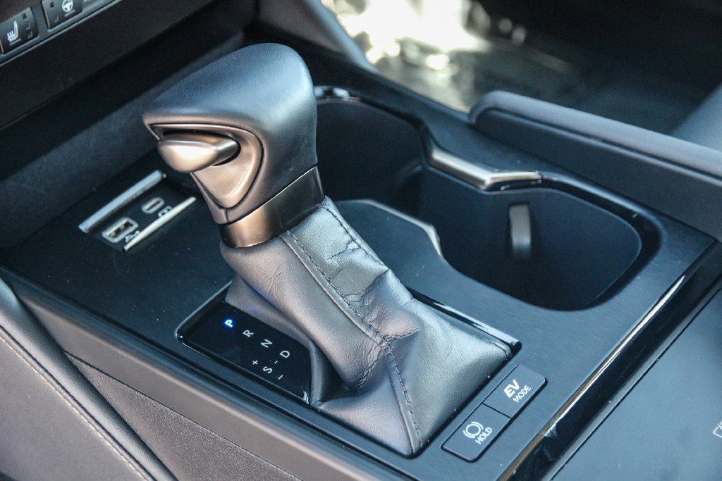 Certified 2025 Lexus ES 300h w/ Premium Package FWD image 21