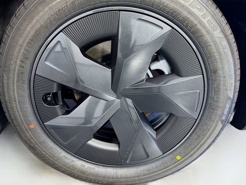 New 2026 Toyota Prius LE image 31