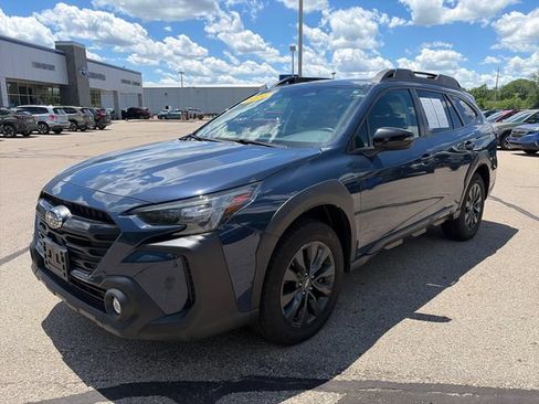 Used 2024 Subaru Outback Onyx Edition AWD/4WD image 3