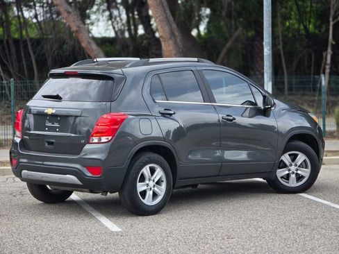 Used 2020 Chevrolet Trax LT FWD image 7