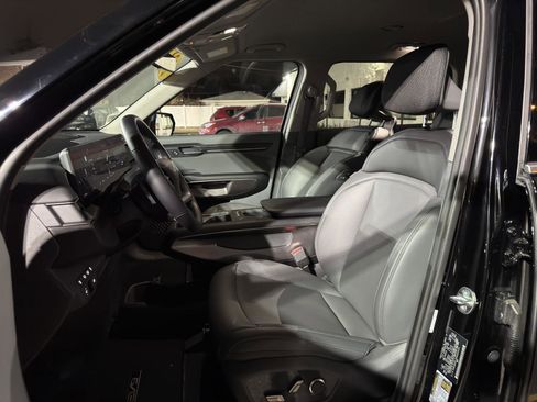 Used 2024 Kia EV9 Light Long Range image 24