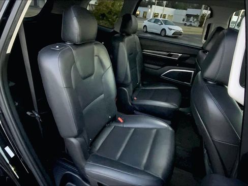 Used 2022 Kia Telluride S image 18