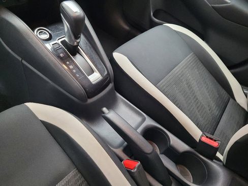 Used 2021 Nissan Versa SV FWD image 26