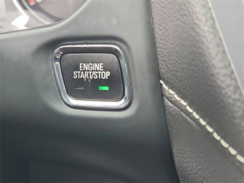 Certified 2023 GMC Acadia SLE w/ Driver Convenience Package image 31