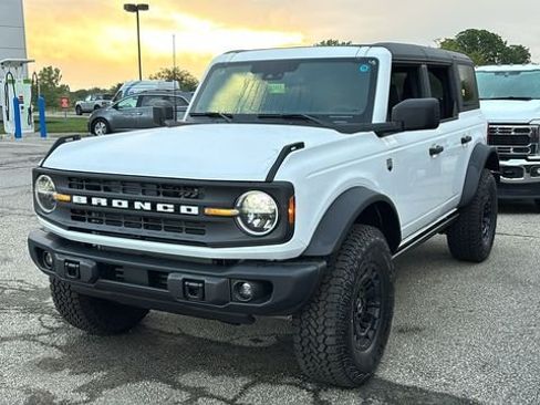 New 2026 Ford Bronco Big Bend w/ Sasquatch Package AWD/4WD image 2