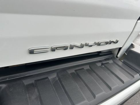 Used 2022 GMC Canyon Denali image 11