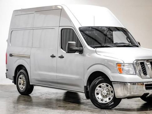 Used 2013 Nissan NV 3500 SV w/ Technology Pkg image 10