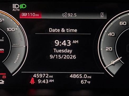Used 2021 Audi Q5 e Premium Plus w/ Premium Plus Package AWD/4WD image 17