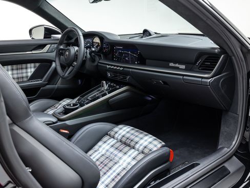 Used 2025 Porsche 911 Turbo S AWD/4WD image 17