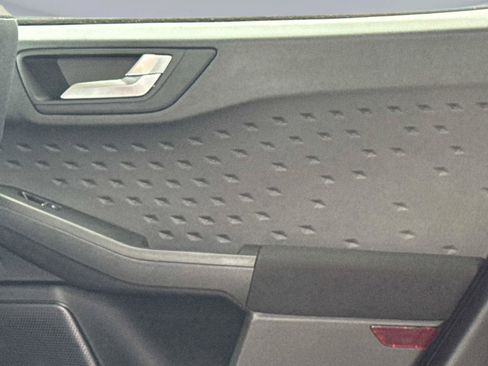 Used 2020 Ford Escape SE FWD image 13