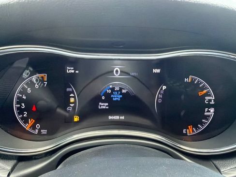 Used 2019 Jeep Grand Cherokee Limited AWD/4WD image 24