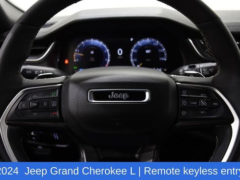 Used 2024 Jeep Grand Cherokee L Limited w/ Luxury Tech Group II image 10