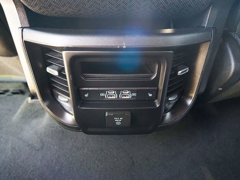 Used 2024 RAM 1500 Laramie AWD/4WD image 18