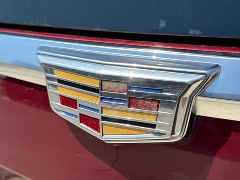 Used 2019 Cadillac Escalade Luxury w/ LPO, Radiant Package AWD/4WD image 11