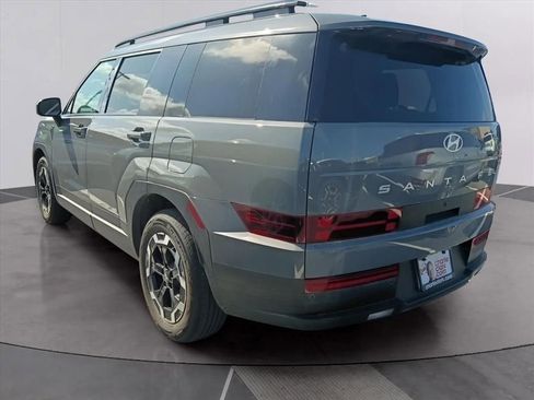 Used 2024 Hyundai Santa Fe SEL FWD image 2