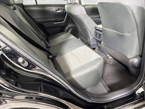 Used 2025 Toyota RAV4 XLE FWD image 15