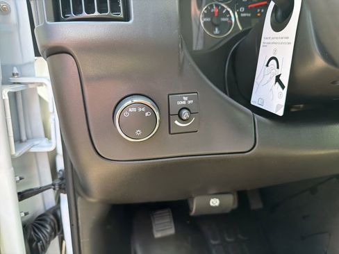 New 2026 Chevrolet Express 3500 RWD image 10