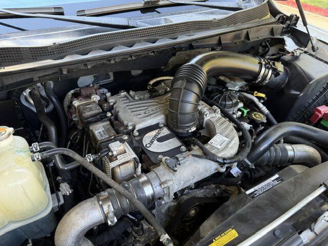 Used 2018 Nissan Titan PRO-4X AWD/4WD image 11