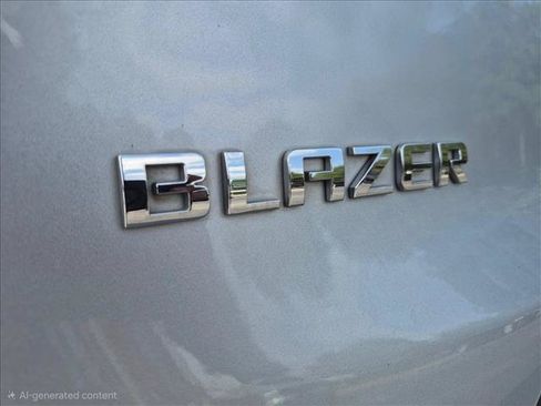 Used 2019 Chevrolet Blazer LT FWD image 28