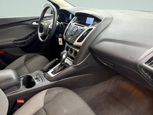 Used 2014 Ford Focus SE w/ SE Winter Package image 20